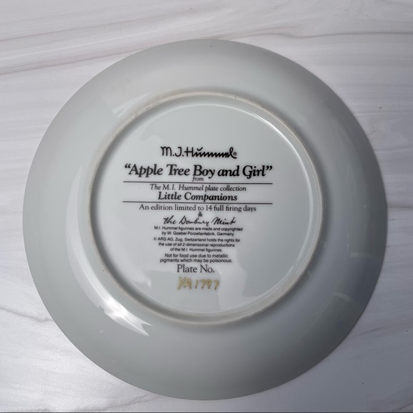 M.I. Hummel plate collection Little Companions - Picture 3 of 6